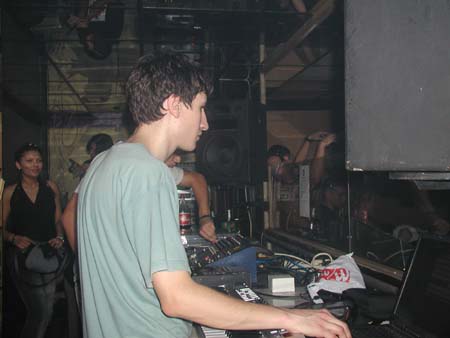 Live act X-Raything 03